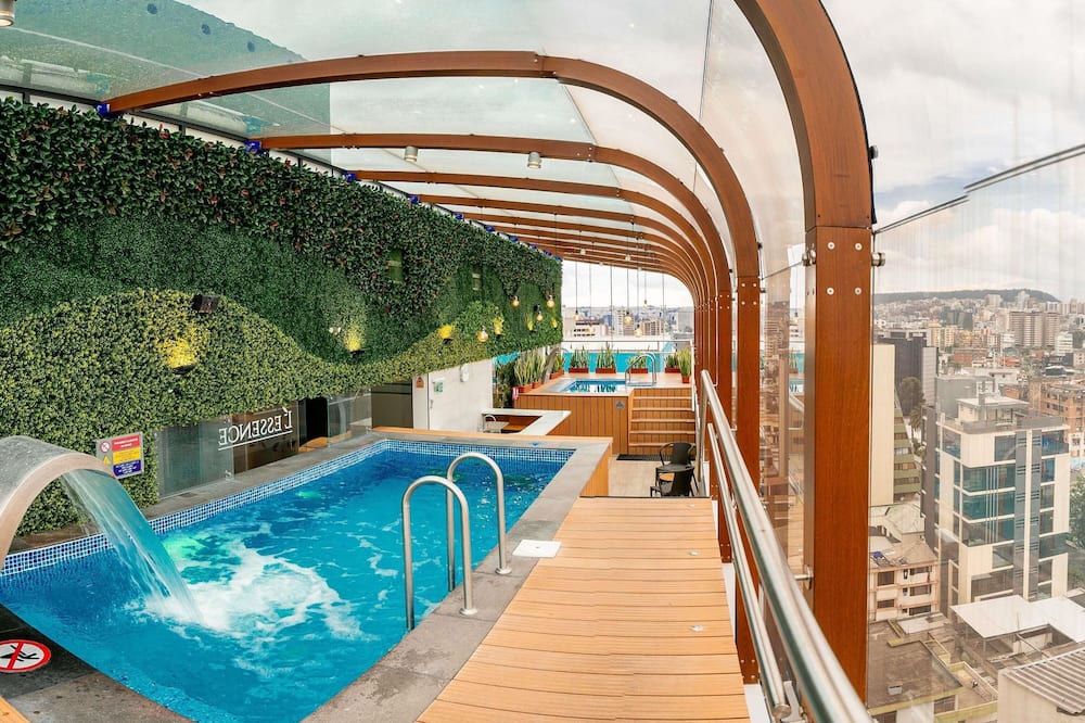 メルキュール アラメダ キト 写真