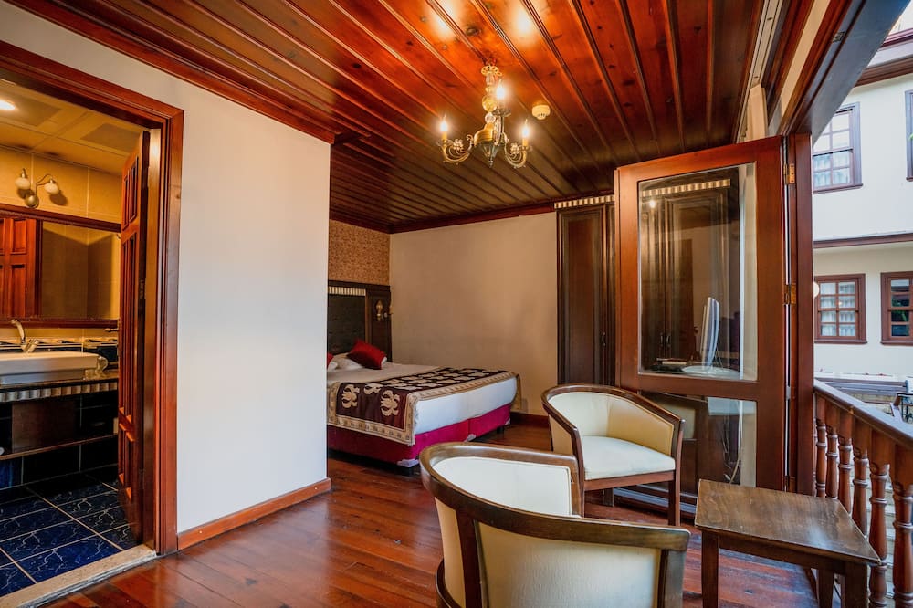 メディテラ アート ホテル 写真