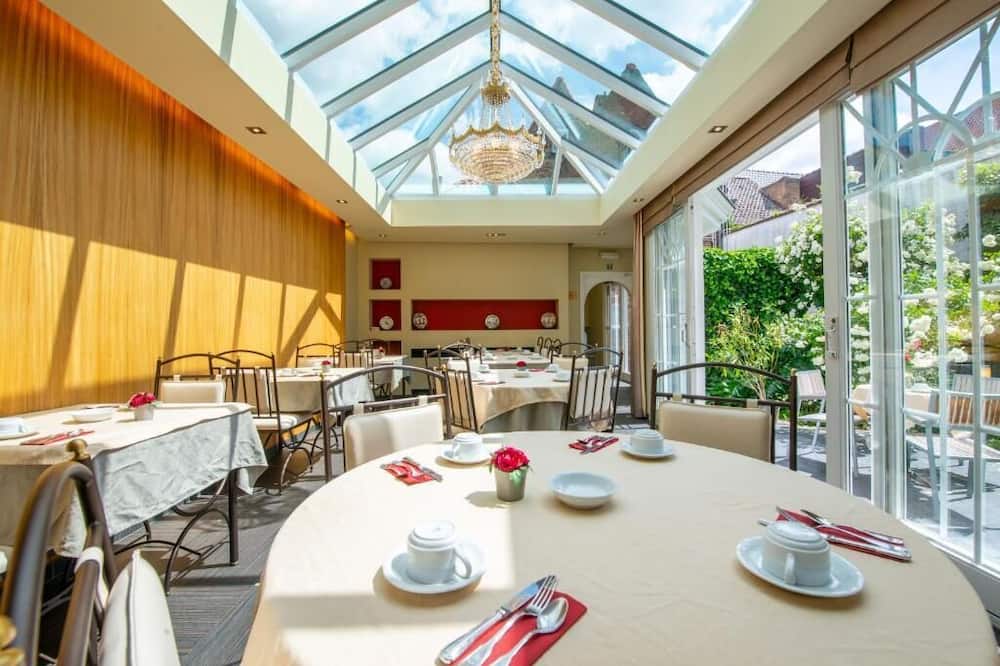 The Black Swan Hotel 写真