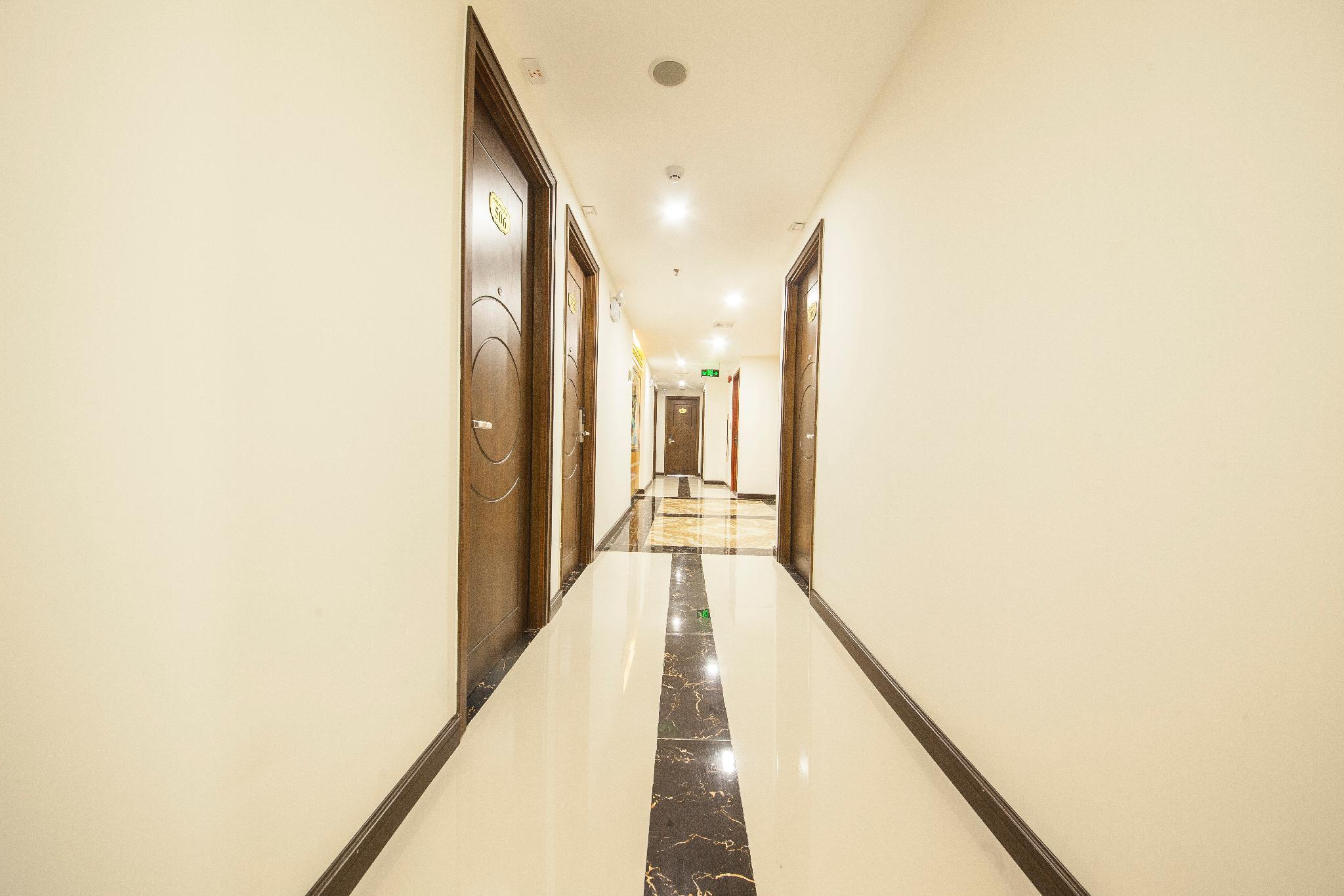 パリアット リバー フロント ホテル ダナン 写真