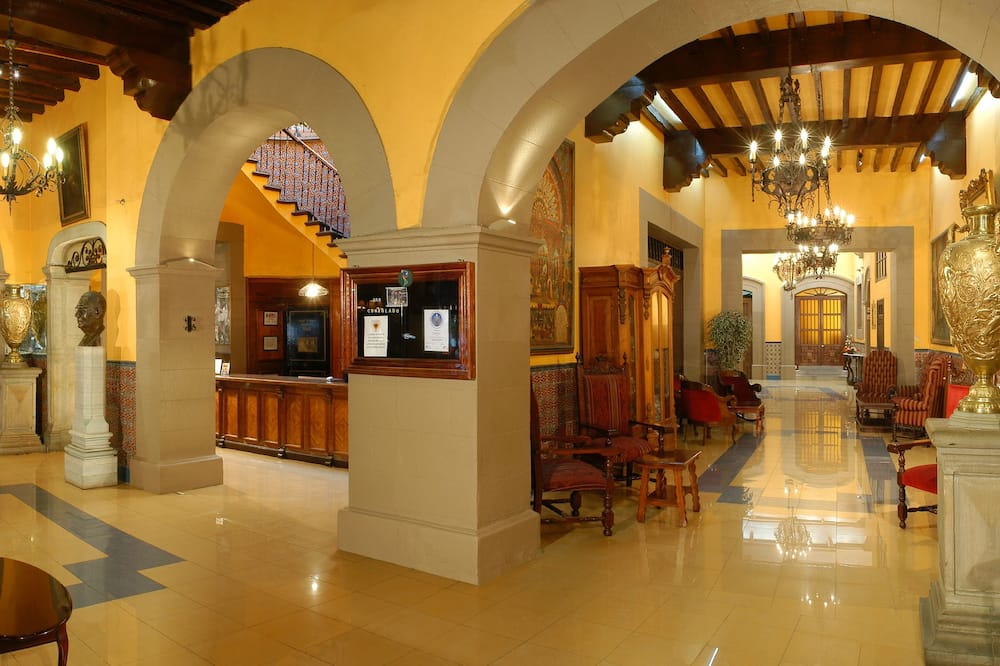 ホテル ポサダ サンタ フェ 写真