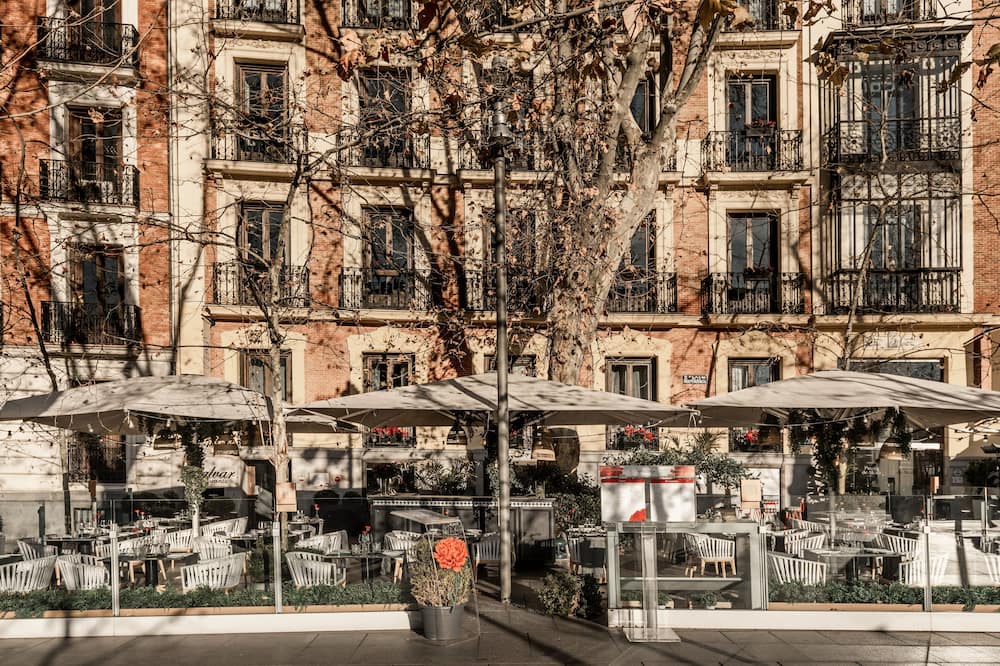 オスペス プエルタ デ アルカラ 写真