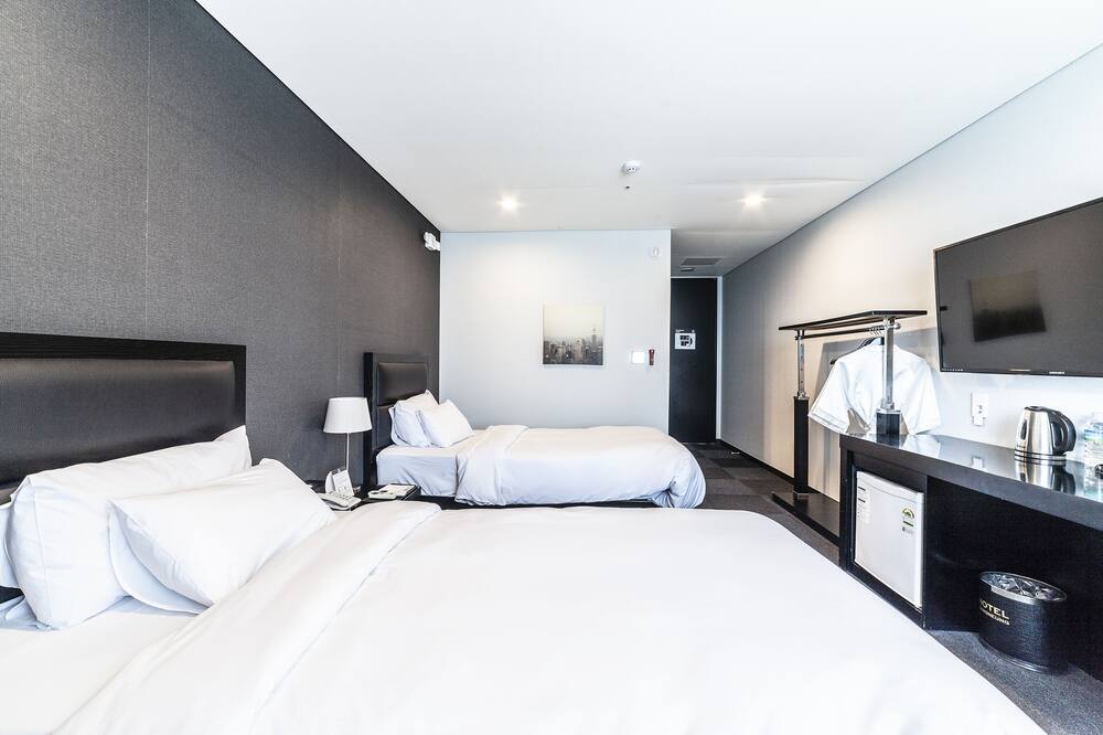 カンヌン ツーリスト ホテル 写真