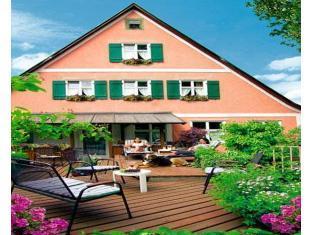 ホテル レストラン ゴルデネス ラム 写真