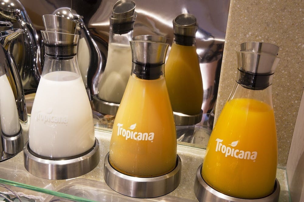 ヨーロッパ ホテル パリ ツアー エッフェル 写真