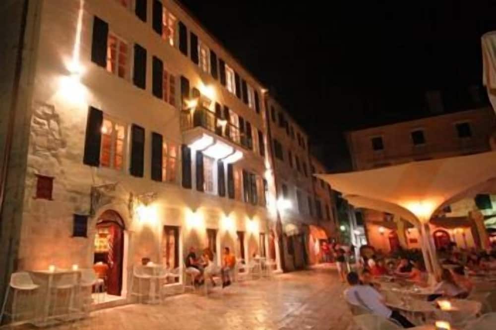 アストリア ホテル コトール 写真