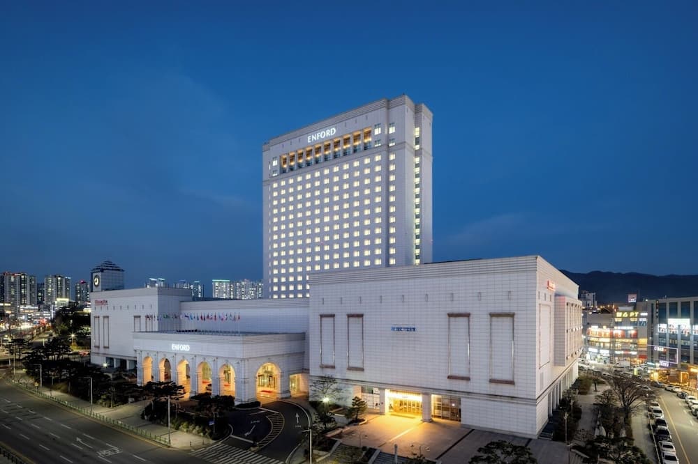 エンフォード ホテル 写真