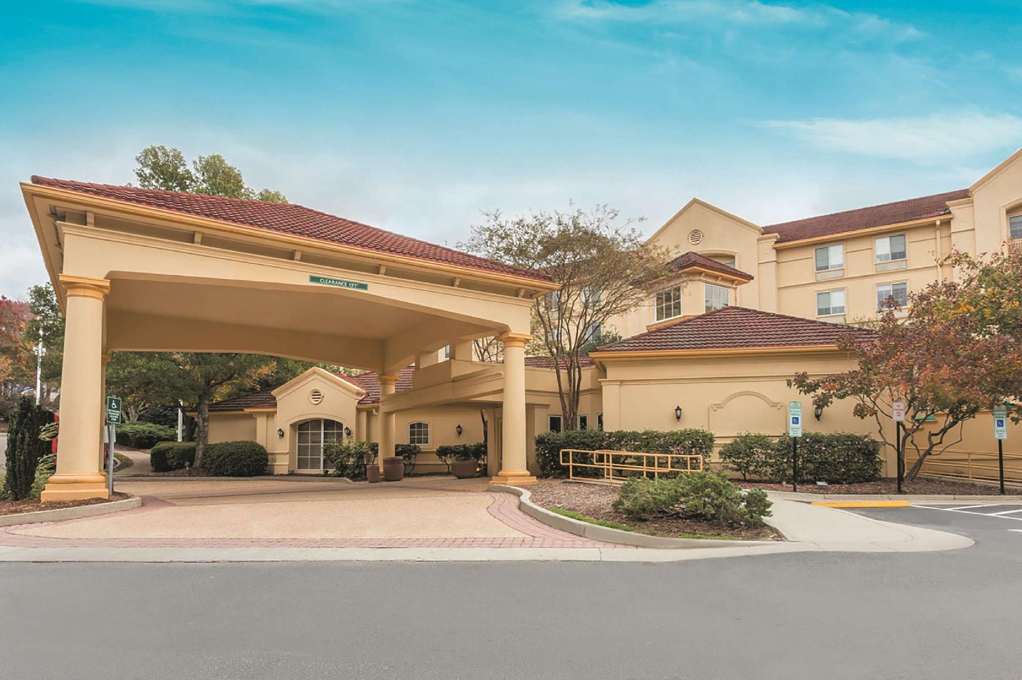 ラ キンタ イン & スイーツ バイ ウィンダム ローリー クラブツリー 写真