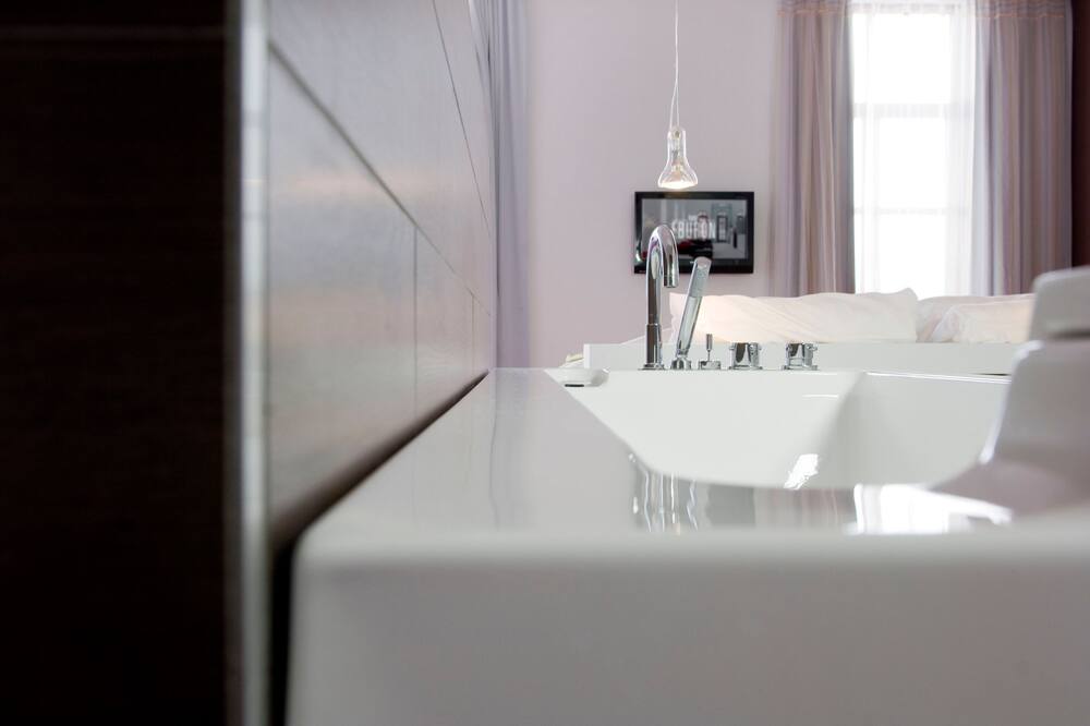 エブロン ホテル 写真