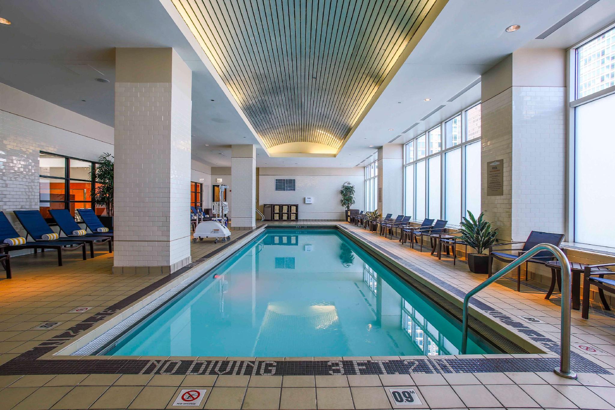 エンバシー スイーツ バイ ヒルトン シカゴ ダウンタウン マグニフィセント マイル 写真