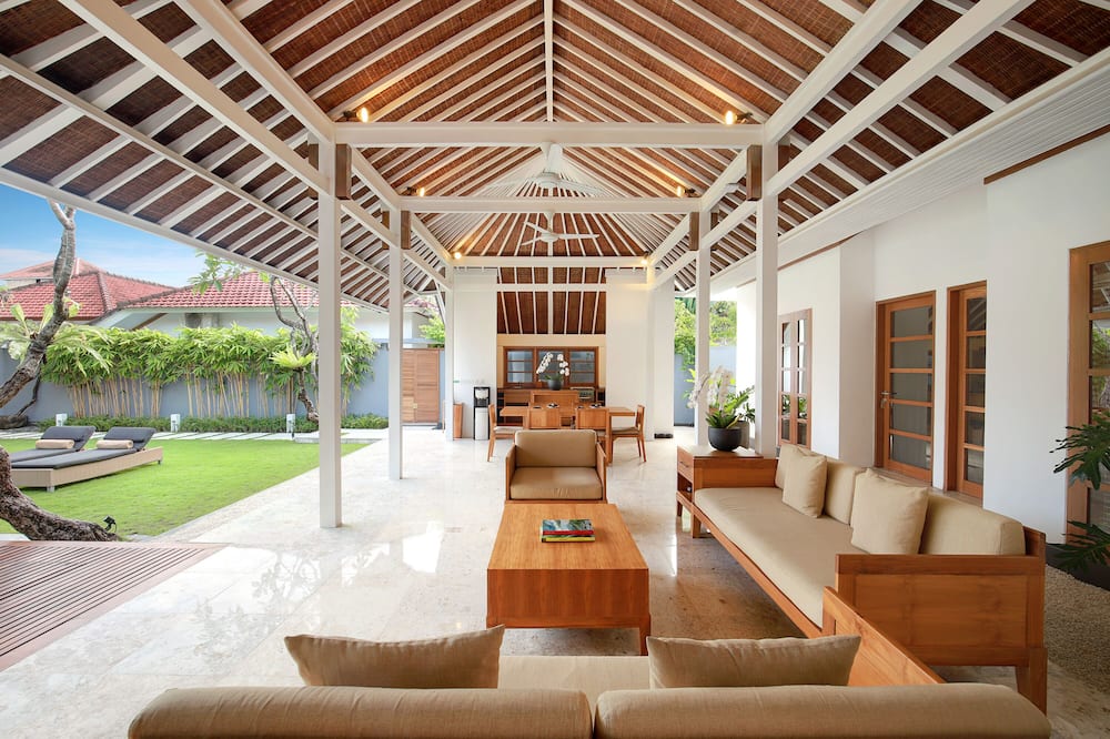 ウマ サプナ スミニャック バリ インドネシア 写真