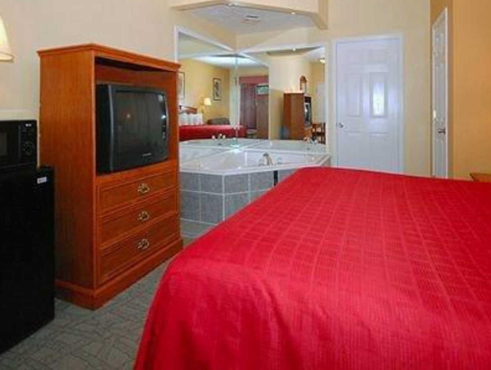 クオリティ イン & スイーツ ディクソン 写真