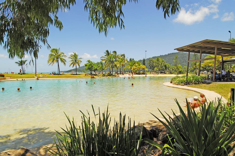 ホイットサンデー オン ザ ビーチ 写真