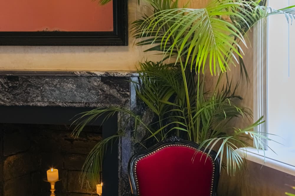 アンフウンド ドア 写真