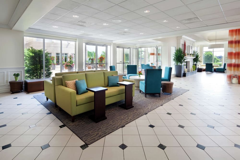 ヒルトン ガーデン イン モントレアル エアポート 写真