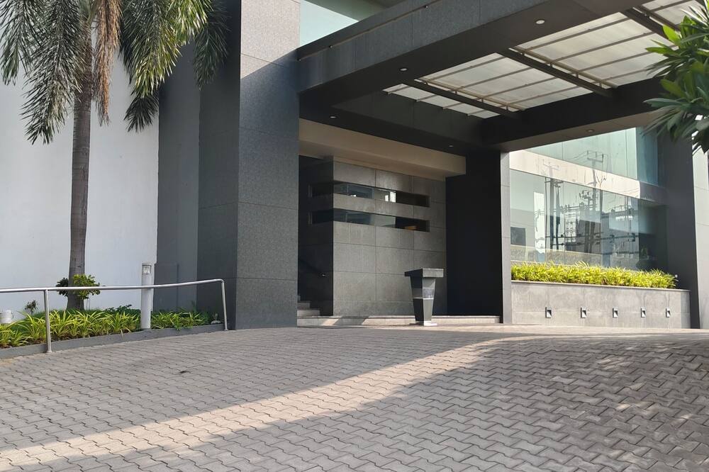 ロイヤル オーキッド セントラル アコタ ヴァドダラ 写真