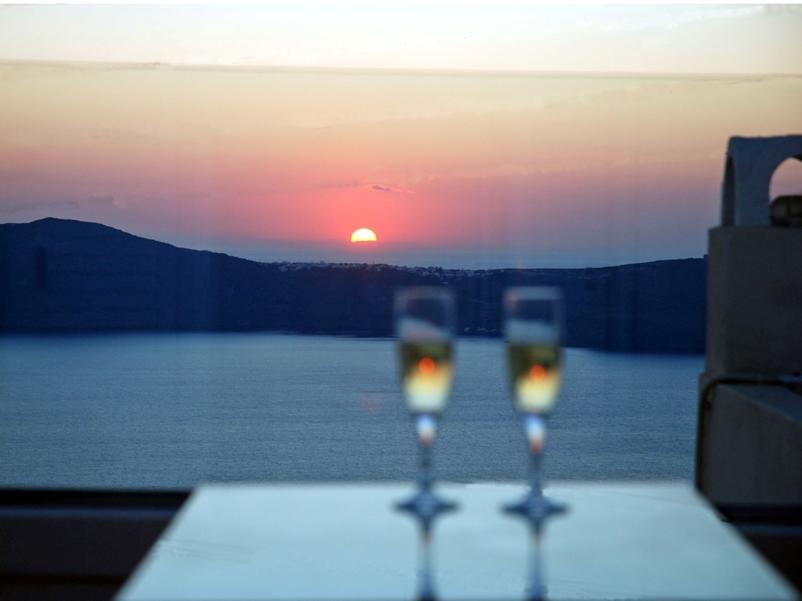 レヴィリエ サントリーニ 写真