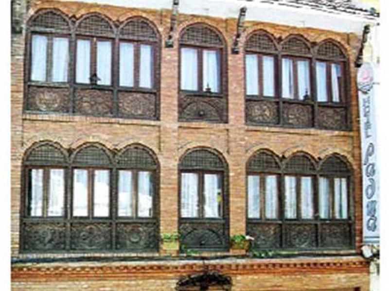 ホテル パドマ 写真