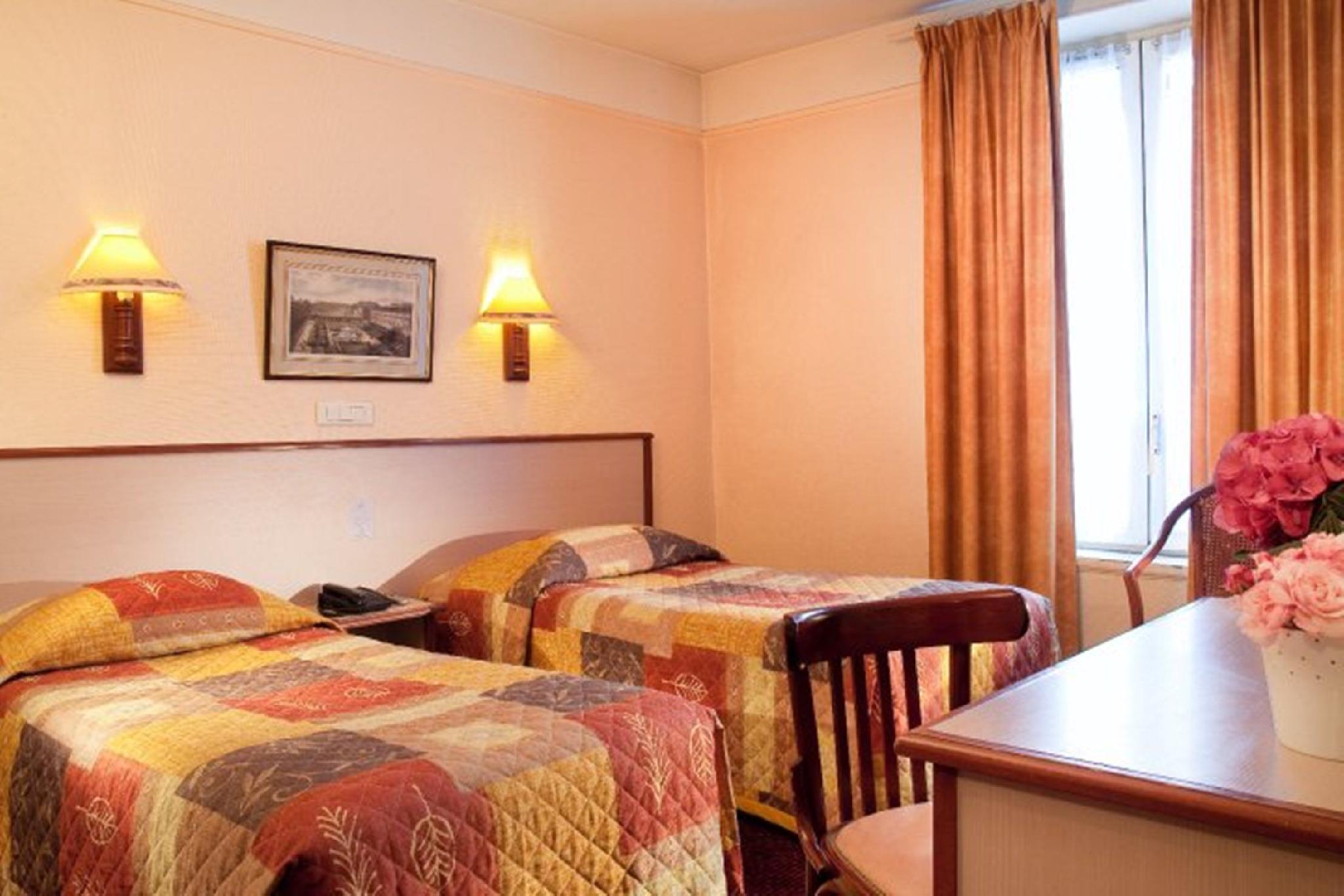 ホテル モンパンシエ 写真