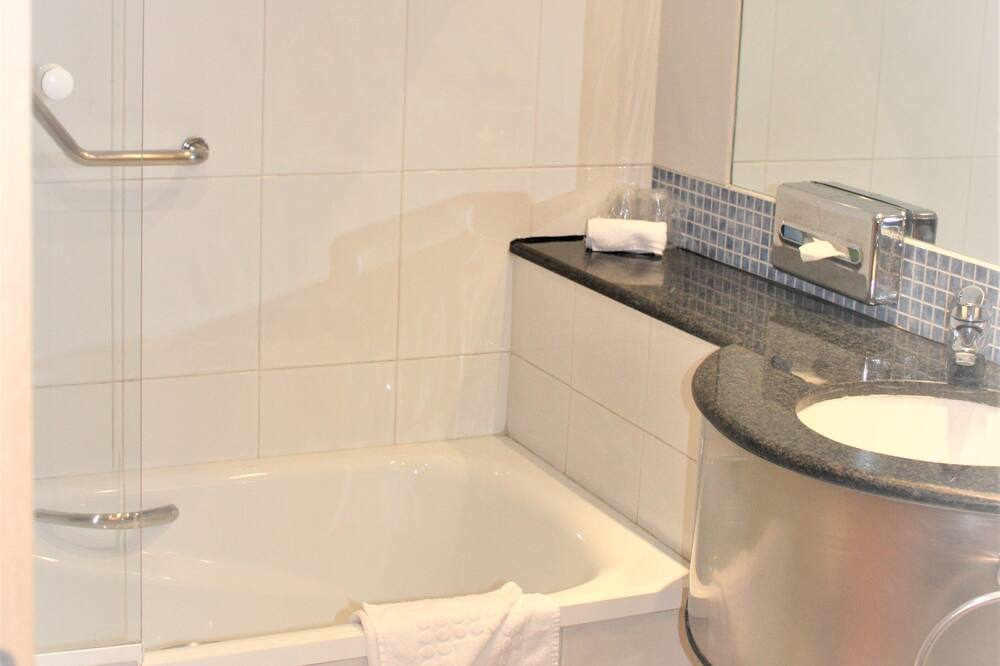 ホリデイ イン エクスプレス モリンス デ レイ バイ IHG 写真