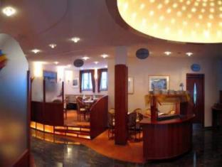 ホテル アトリウム 写真