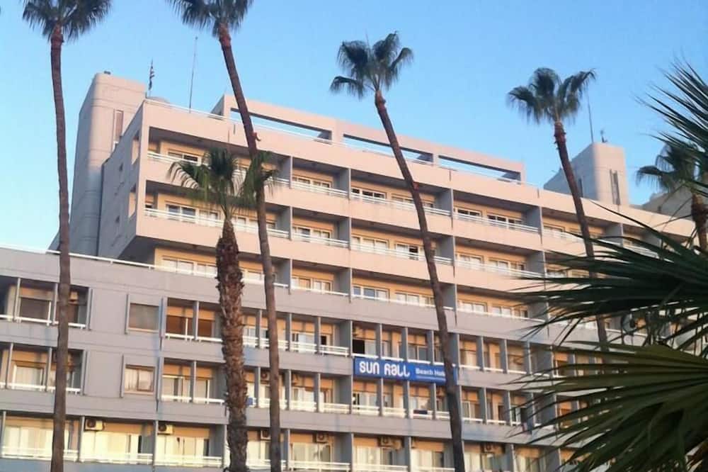 サン ホール ホテル 写真