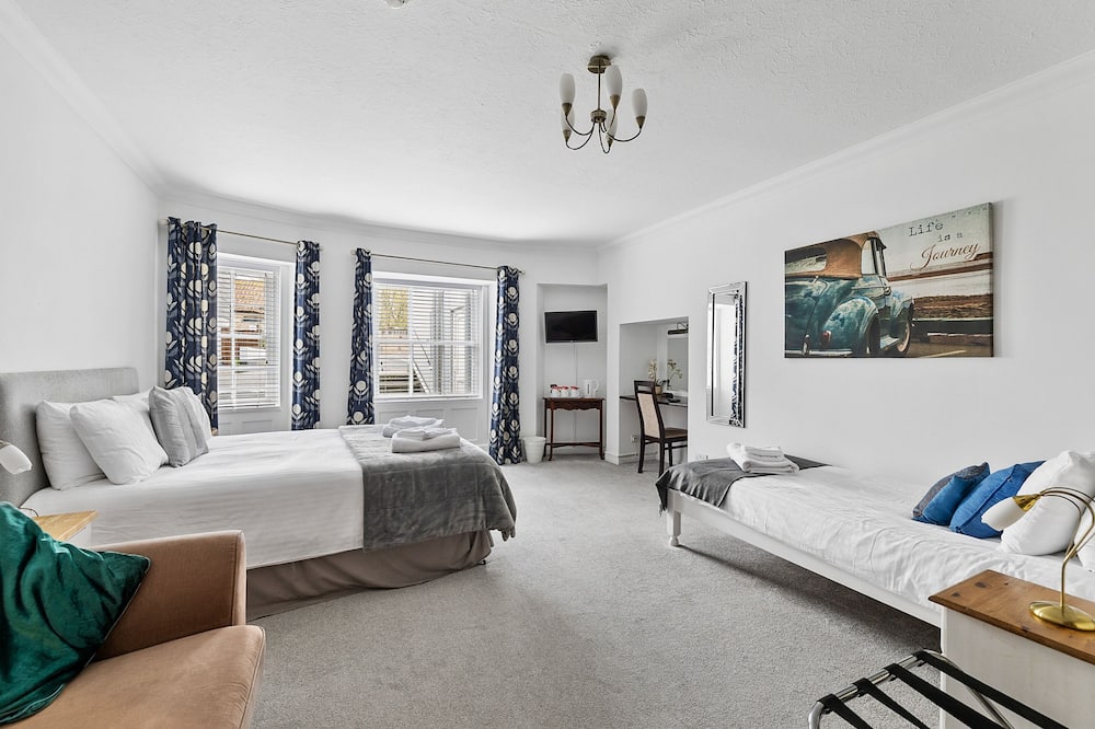 Imperial Plymouth 写真