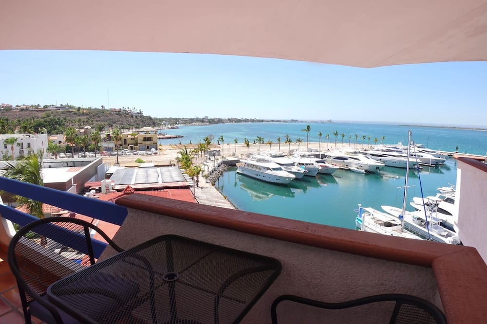 The Marine Waterfront Hotel 写真