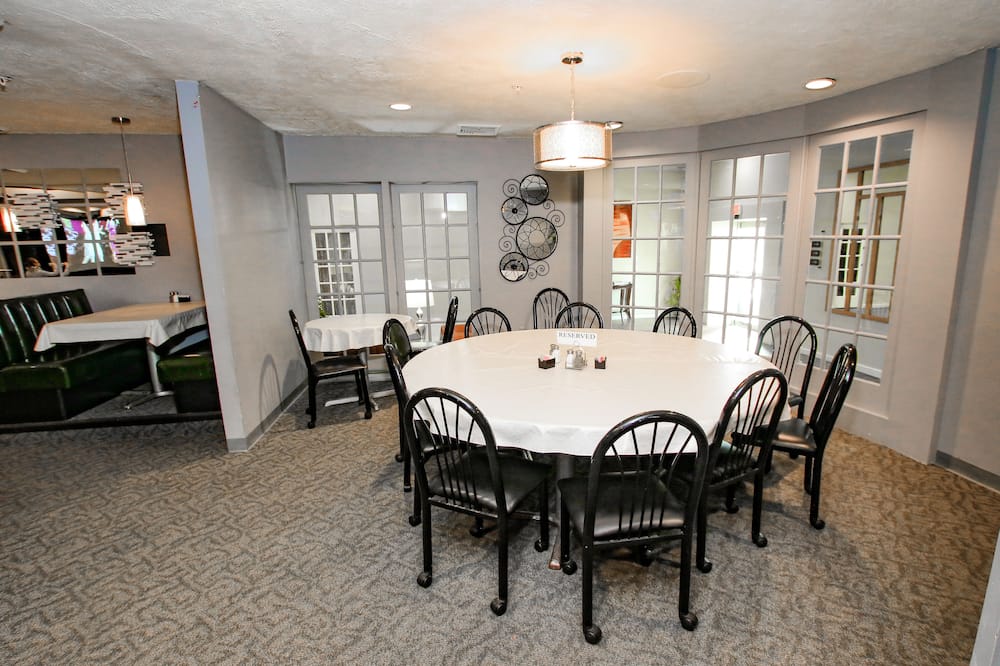 ラマダ ホテル & カンファレンス センター バイ ウィンダム ルイストン 写真