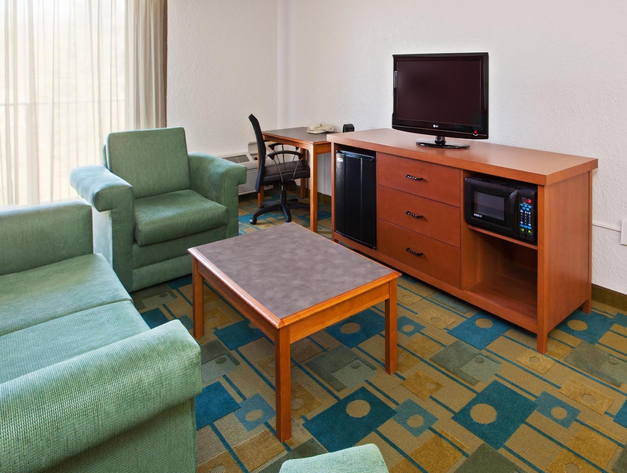 ラ キンタ イン & スイーツ バイ ウィンダム ナッシュビル エアポート / オープリーランド 写真