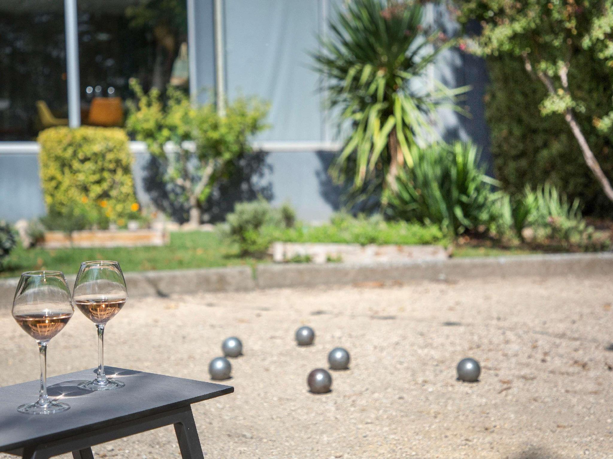 イビス カヴァイヨン ルベロン 写真