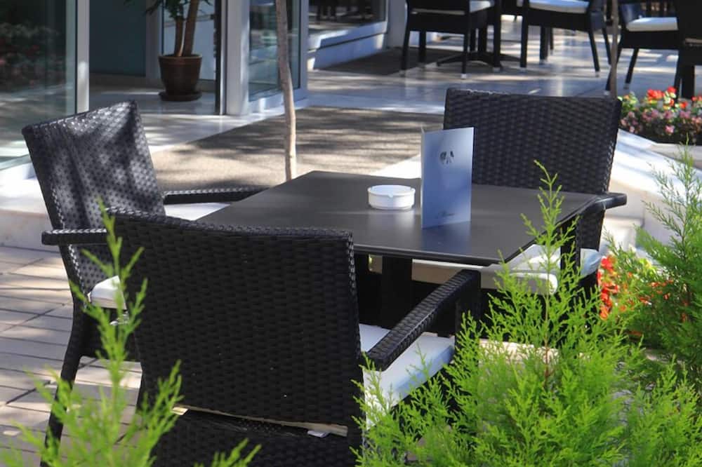 エルボーノ ホテル 写真