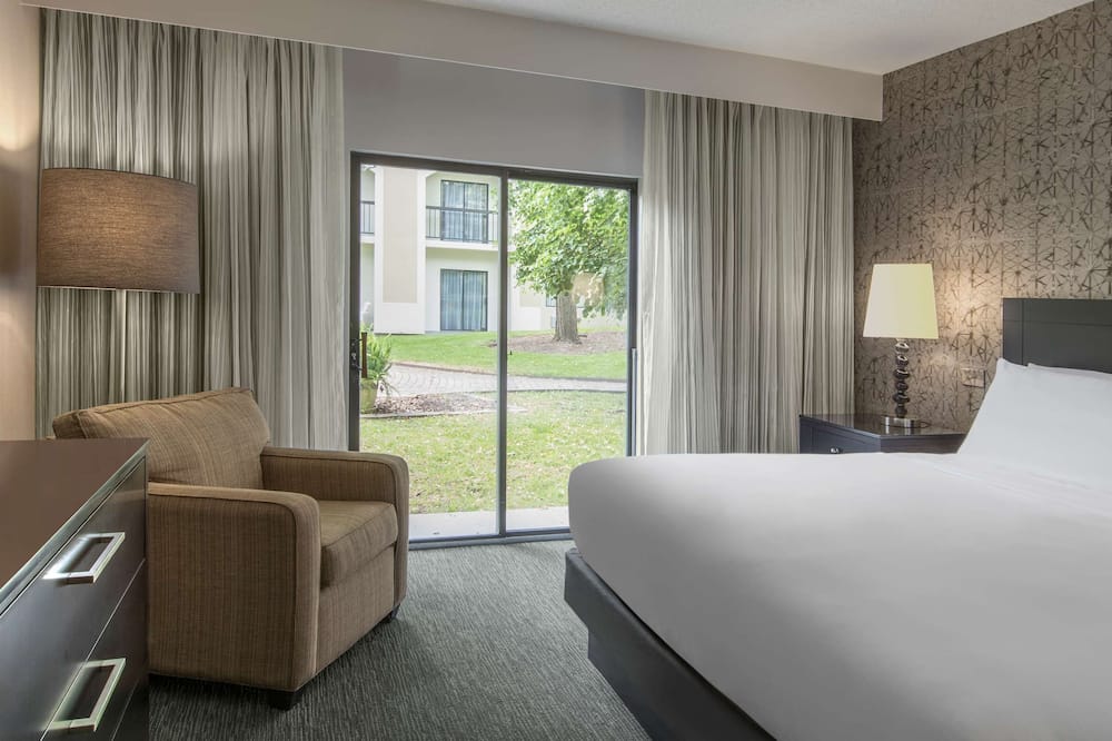 ダブルツリー バイ ヒルトン シカゴ ウッドデール エルクグローブ 写真