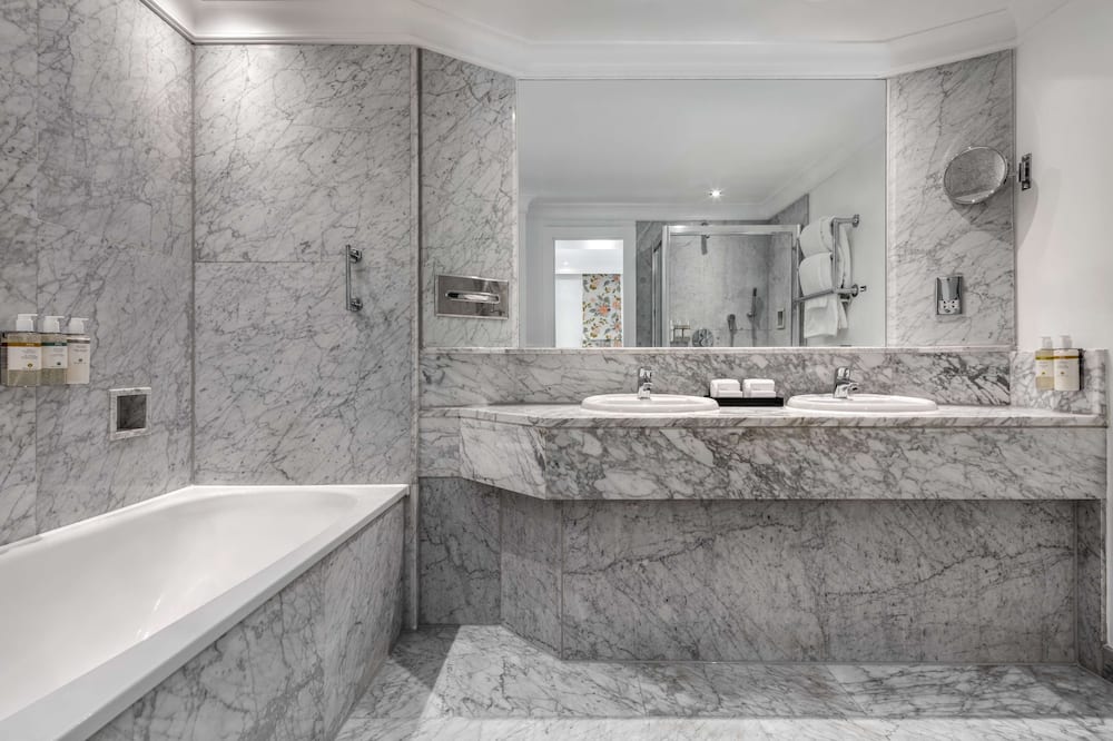 ラディソン ブル ホテル ロンドン ユーストン スクエア  旧：グラフトン 写真