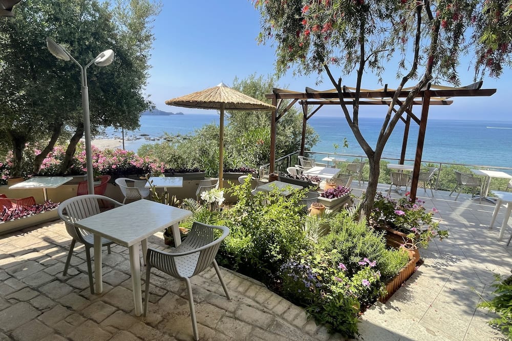 Horizon Beach Hotel 写真