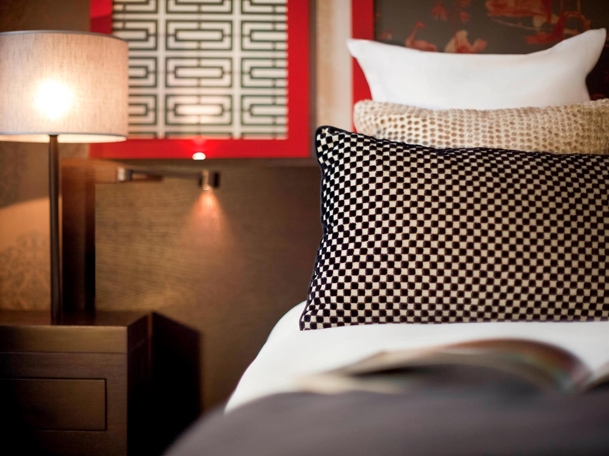 ル スタンダール プラス ヴァンドーム ホテル パリ エムギャラリー コレクション 写真