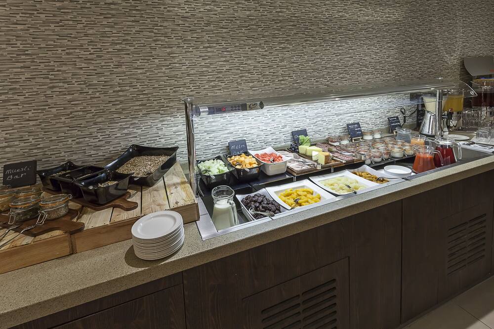 ベストウェスタン  プラス パインウッド マンチェスター エアポート  ウィルムズロー  ホテル 写真