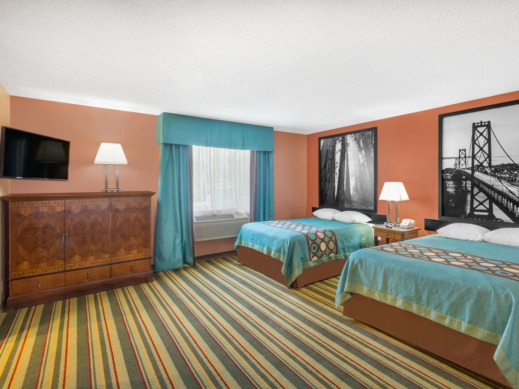 スーパー 8 バイ ウィンダム チコ 写真