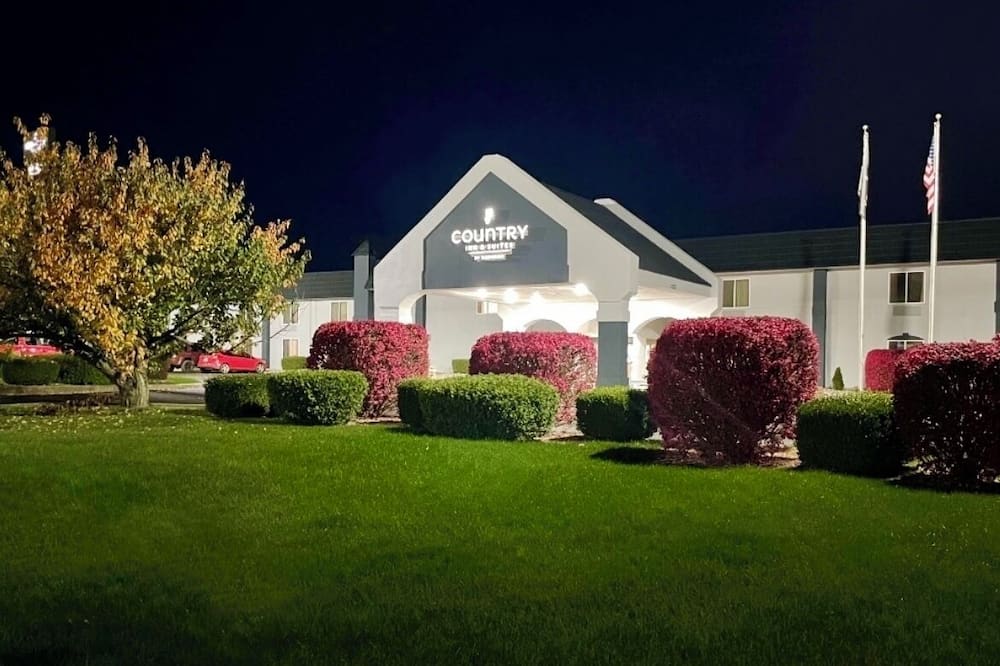 カントリー イン & スイーツ バイ ラディソン バトル クリーク ミシガン 写真