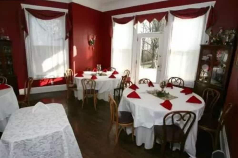 Six Acres Bed & Breakfast 写真