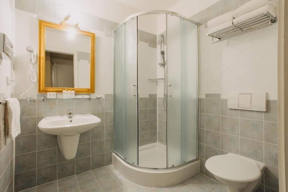 ルイ レジェ 写真