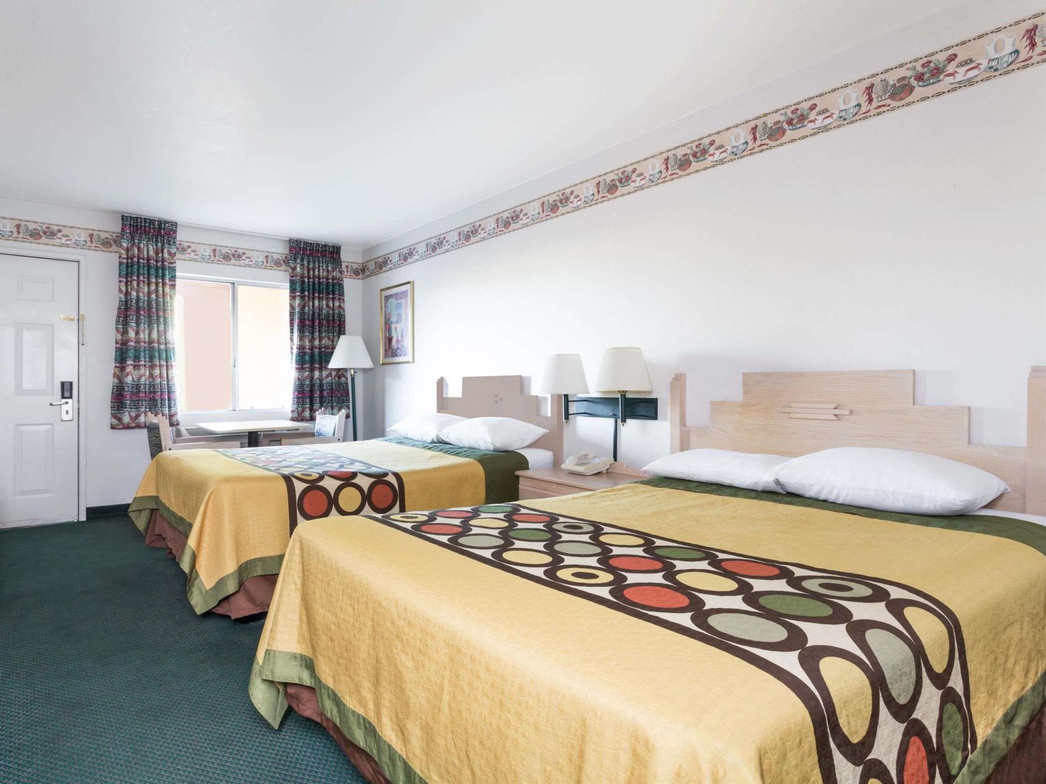 スーパー 8 バイ ウィンダム コットンウッド 写真