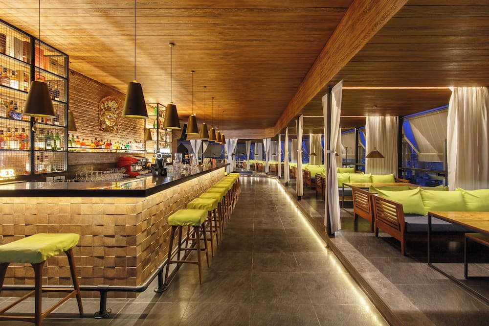 ホテル アンバサダー バイ エース ホテルズ 写真