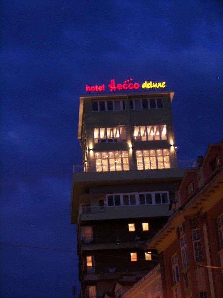 ヘッコ デラックス ホテル 写真