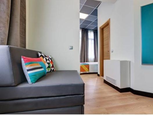 Colors Ladadika Central 写真