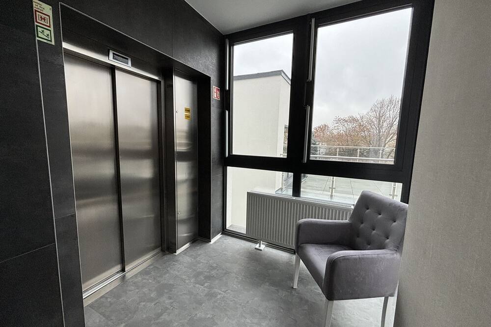 イコニック スパ パンツィオ 写真