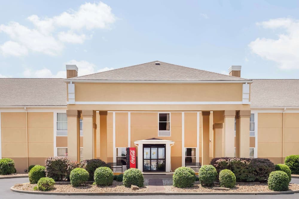 スーパー 8 バイ ウィンダム エバンズビル ノース 写真