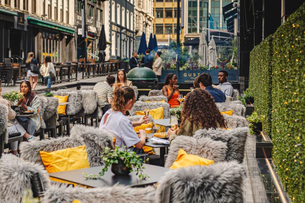 ダコタ リーズ 写真