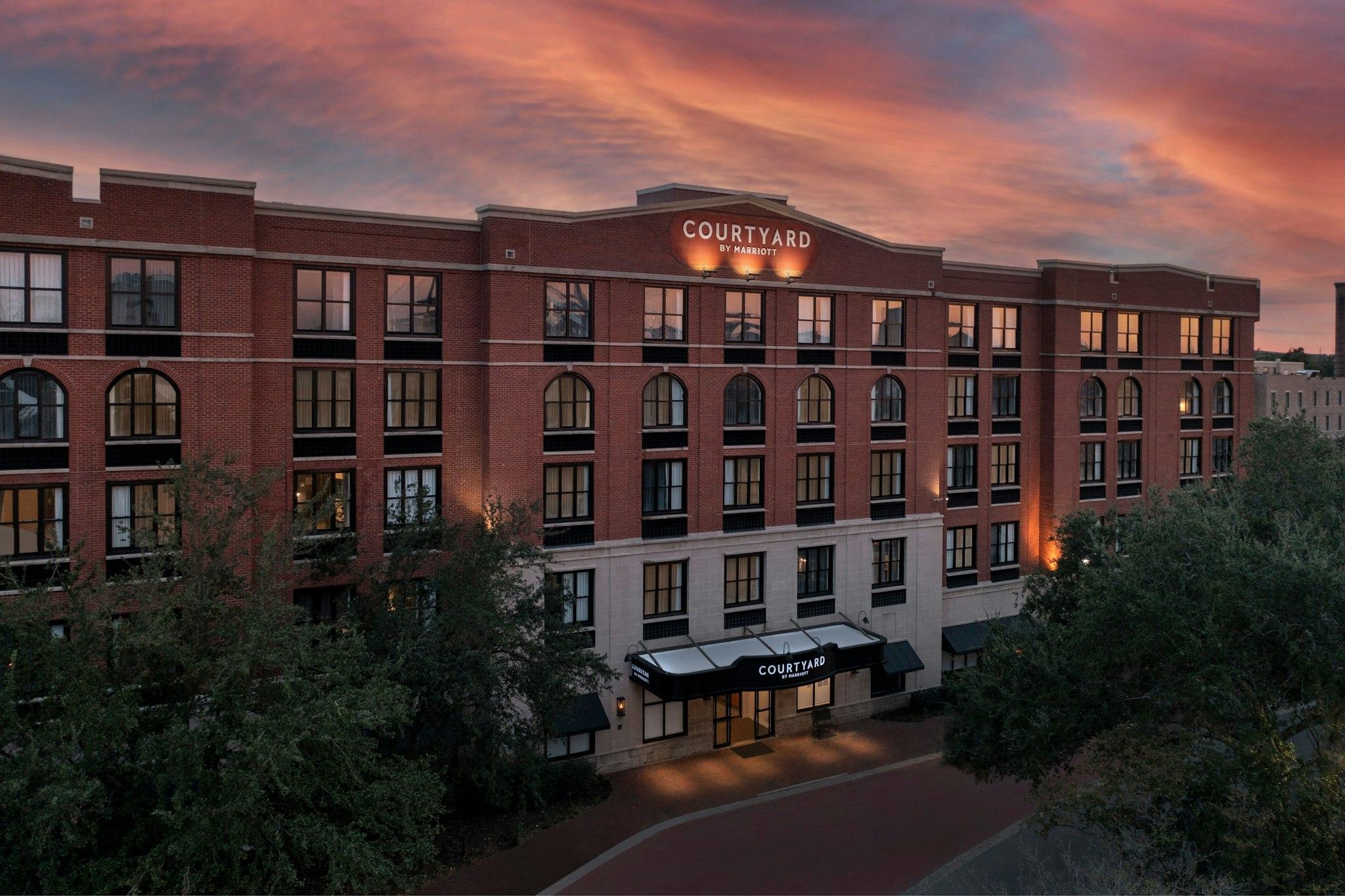Courtyard by Marriott Savannah Downtown/Historic District 写真