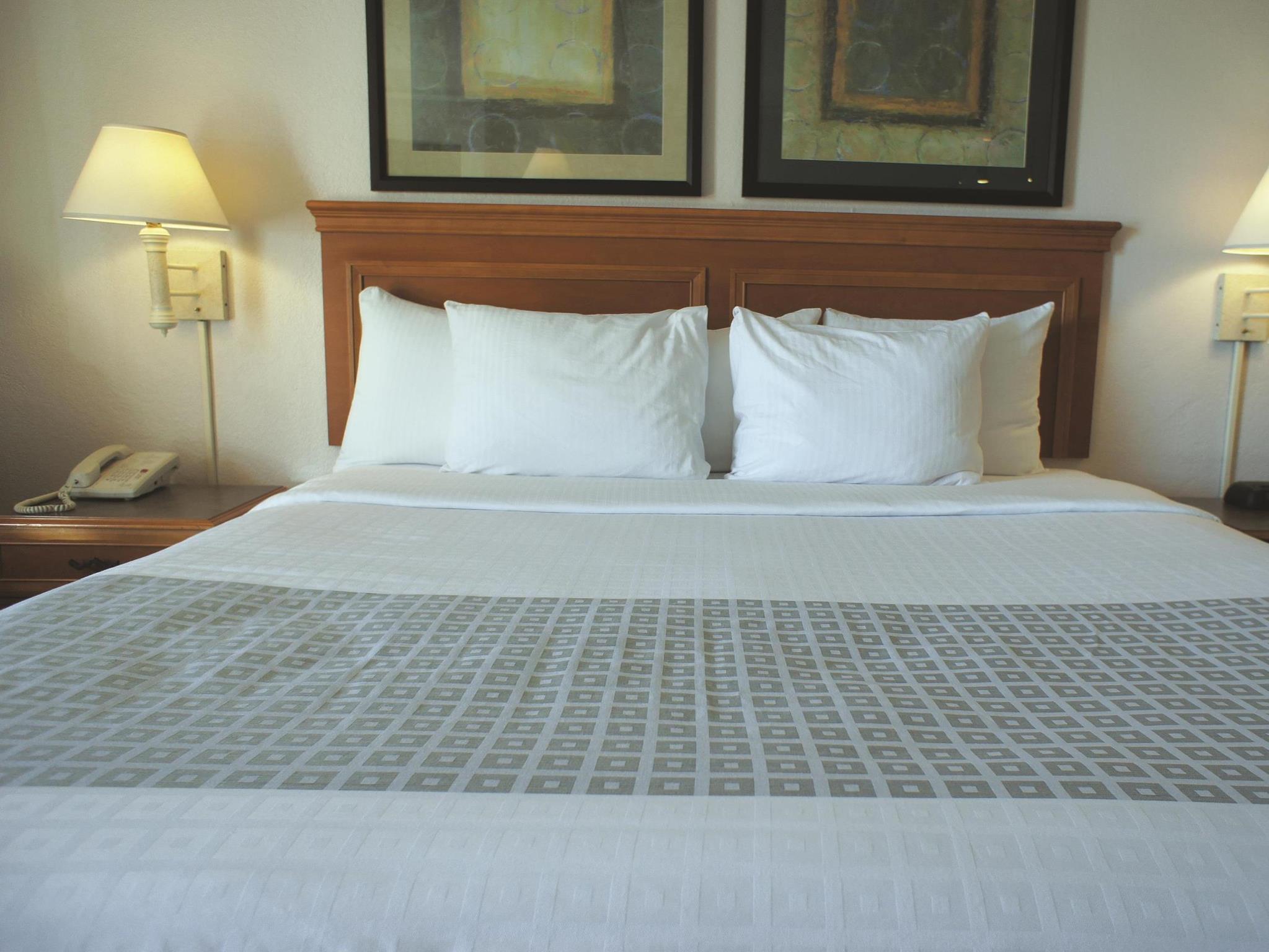 ラ キンタ イン バイ ウィンダム アルバカーキ エアポート 写真